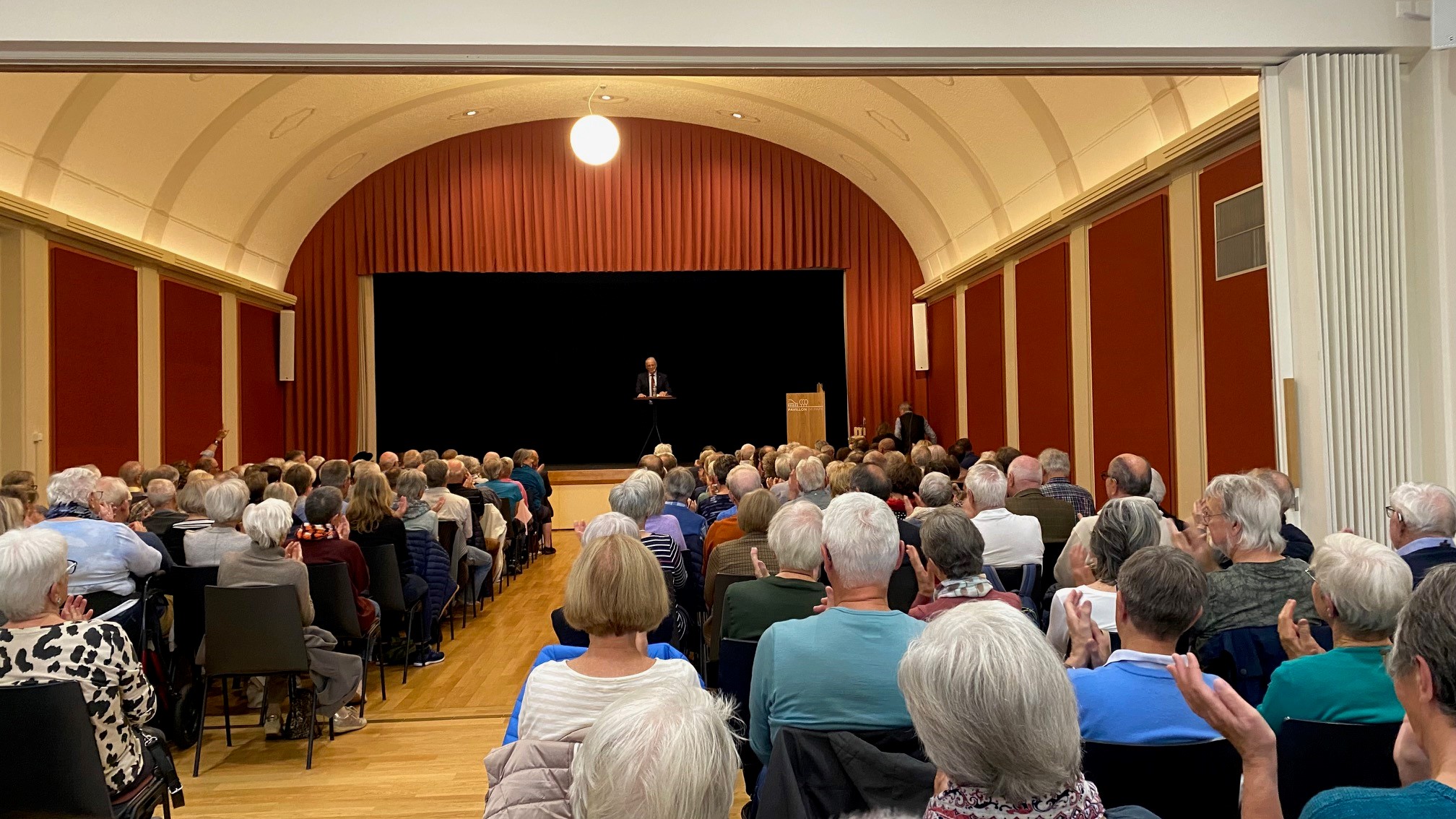 Ogi Saal Seniorenuni